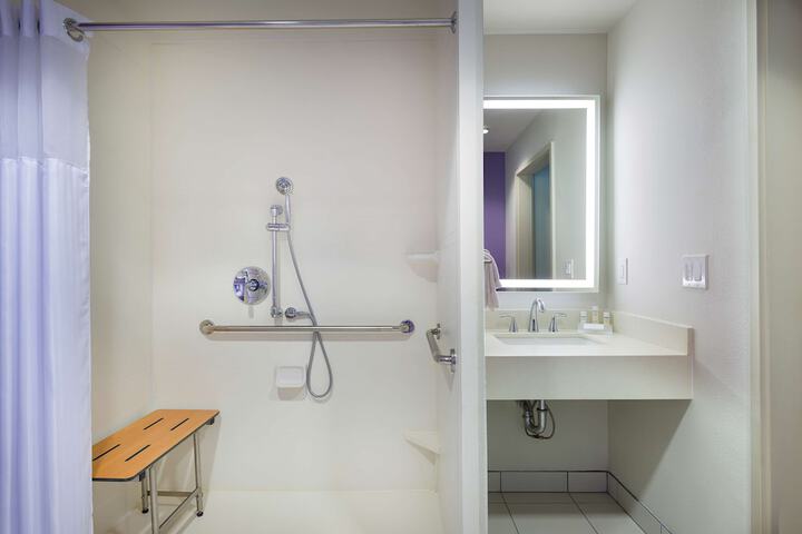 Bathroom shower