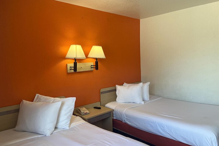 Room 11 of 42