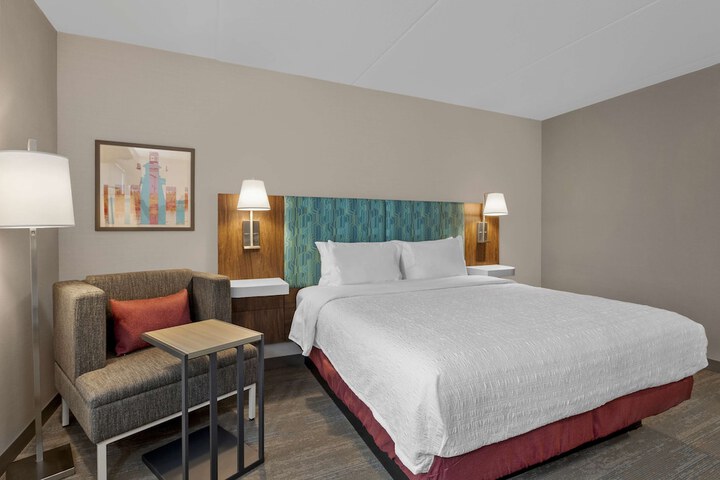 Room 4 of 44
