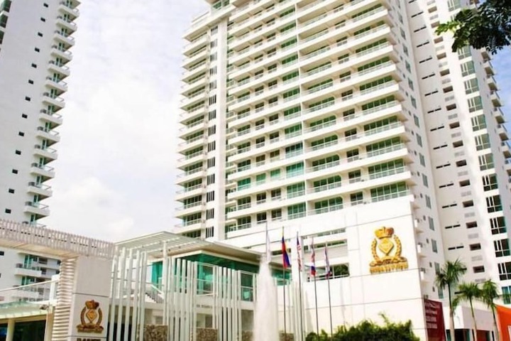Hotel Entry