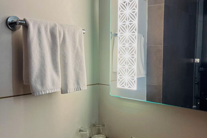 Room 63 of 99