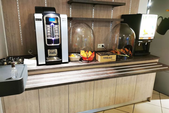 Breakfast/Coffee Service 26 of 36