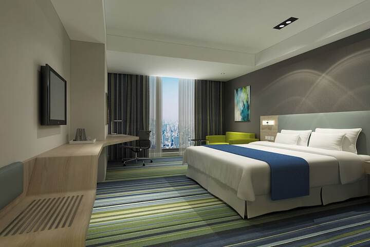 Room 7 of 73
