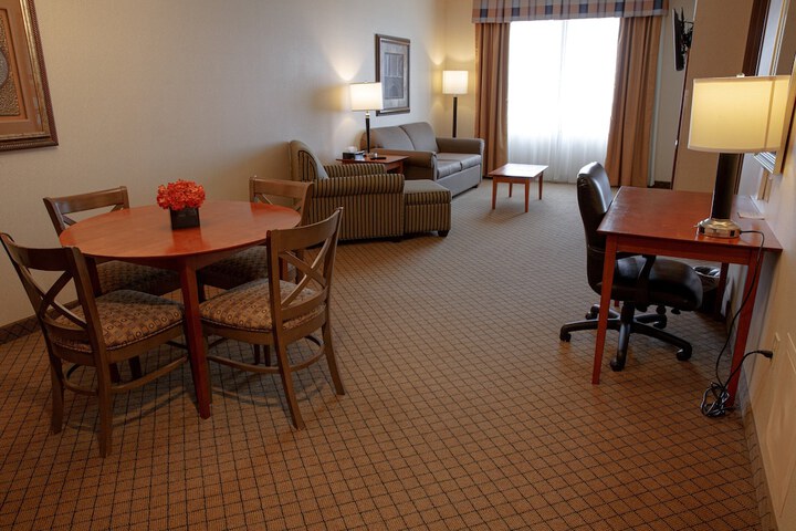 1 King Bed Suite (3 of 5)