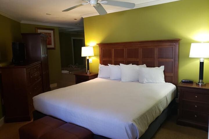 Standard | King Bed (9 of 12)