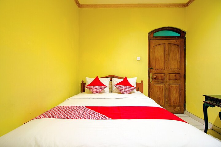 Room 13 of 34