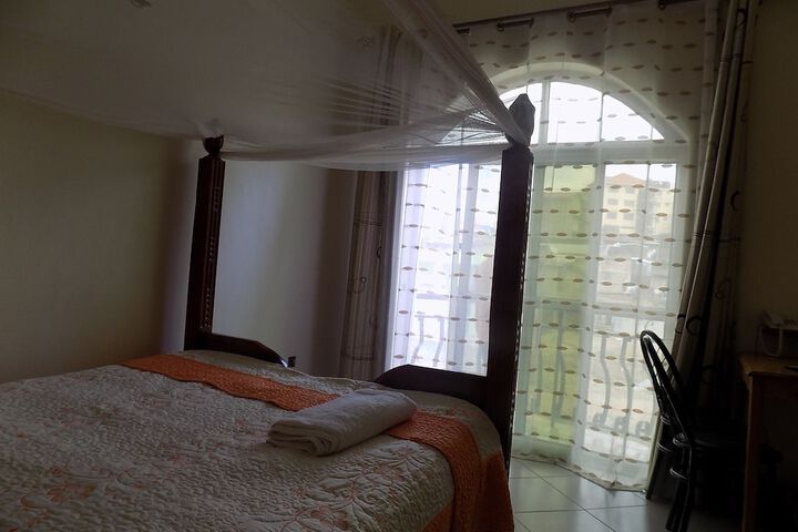 Room 12 of 31