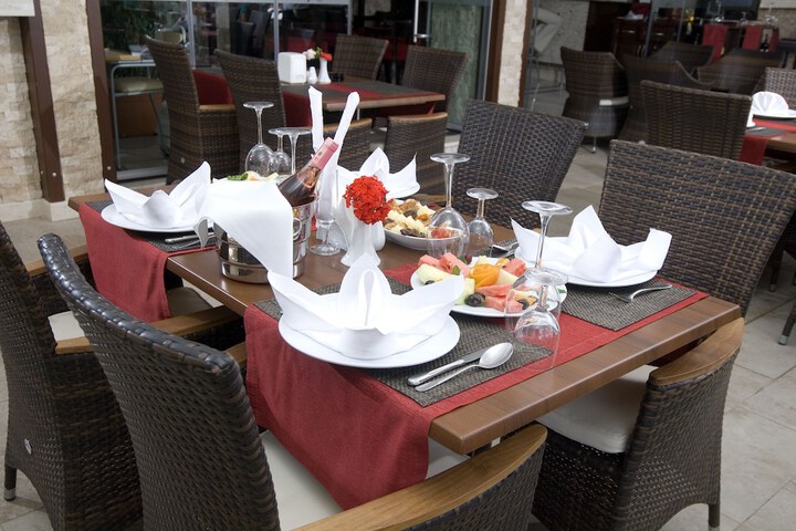 Dining Photos