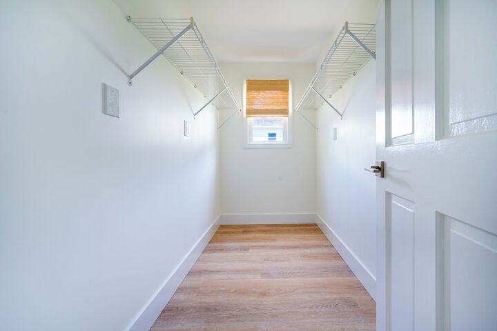 Room 17 of 154