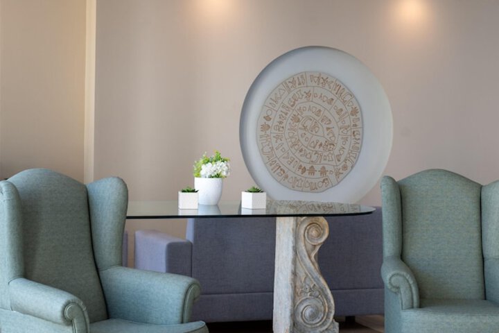 Entrance & Lobby