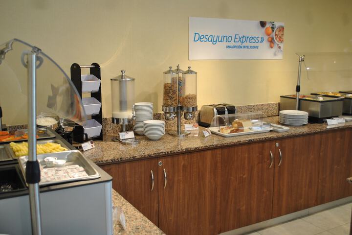 Breakfast/Coffee Service 30 of 42