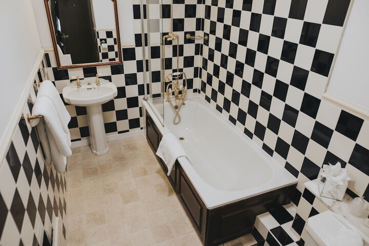 Room 45 of 93