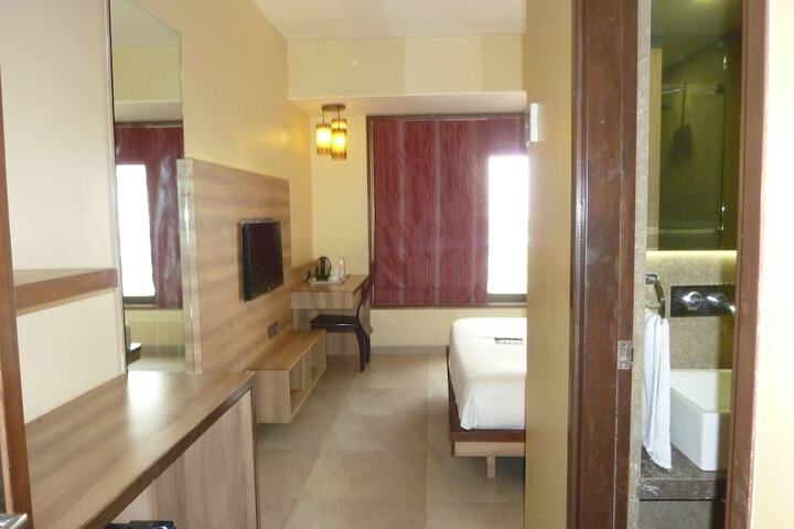 Room 15 of 38