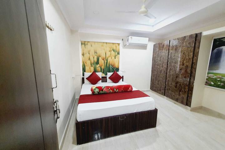 Room 2 of 12
