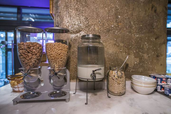 Breakfast/Coffee Service 26 of 36