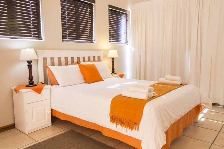 Room 6 of 24