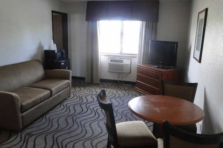 Room 16 of 38