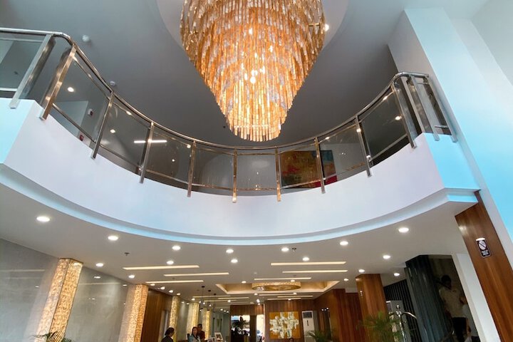 L Meridian Suites