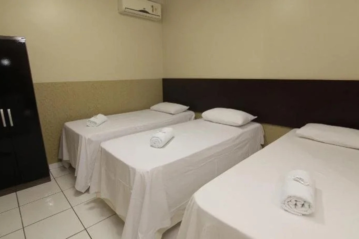 Room 7 of 16