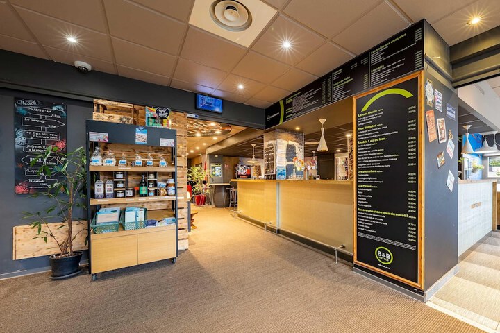 Guest Lobby