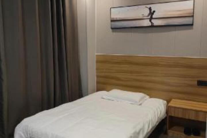 Room 12 of 13