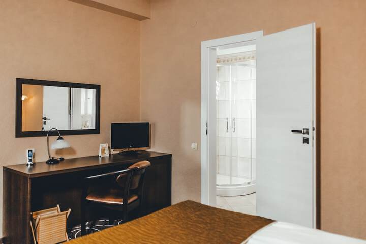 Room 7 of 63