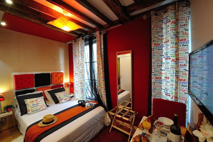 Room 103 of 648