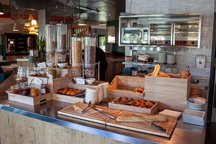 Breakfast area
