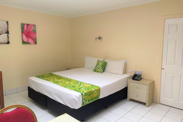 Room 5 of 73