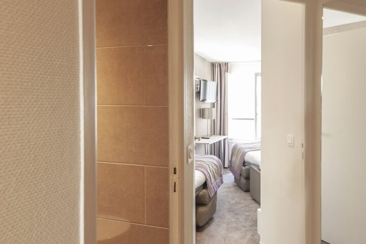 Room 21 of 52