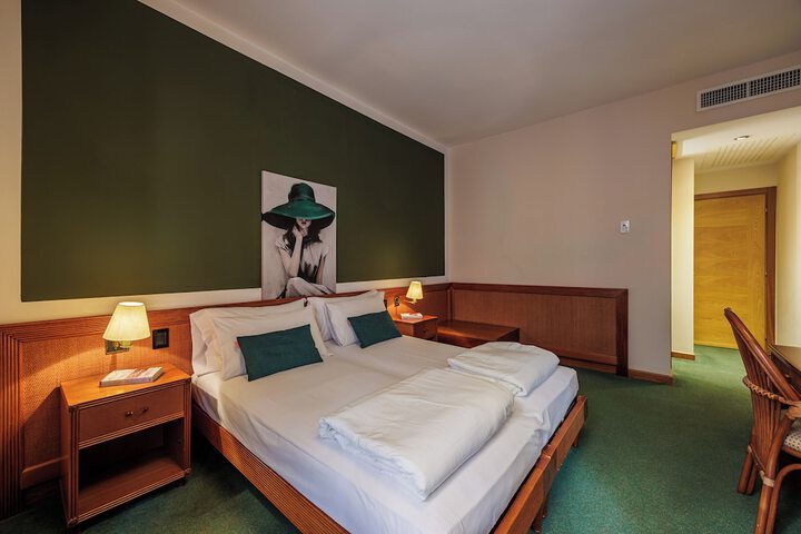 Room 12 of 57