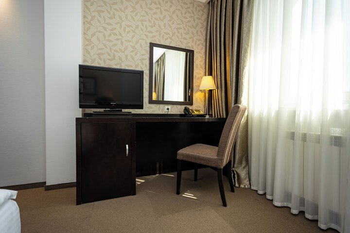 Room 33 of 86