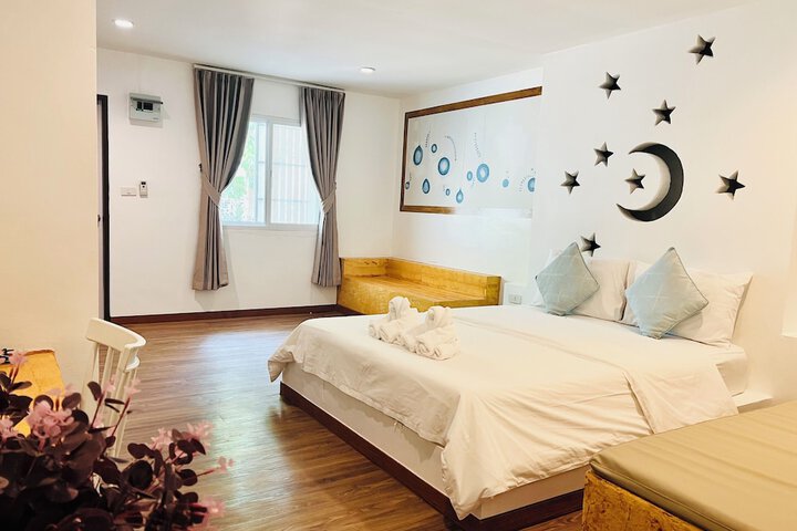 Room 30 of 108