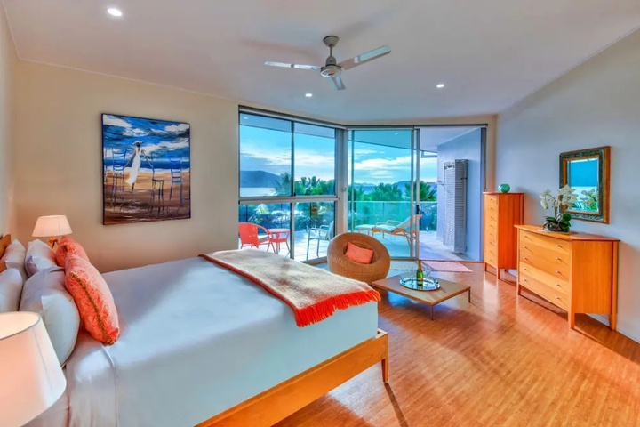 Room 2 of 18