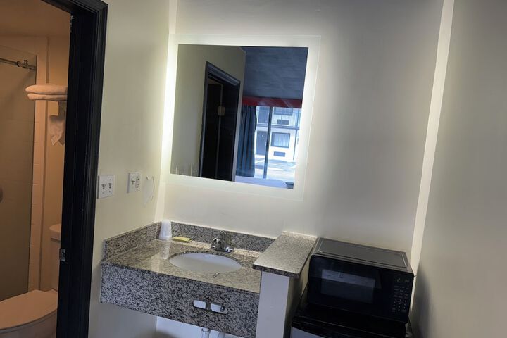 Room 9 of 29