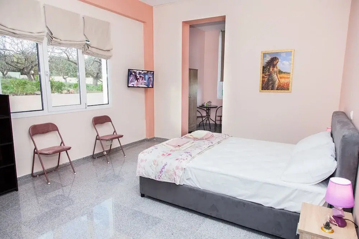 Room 3 of 5