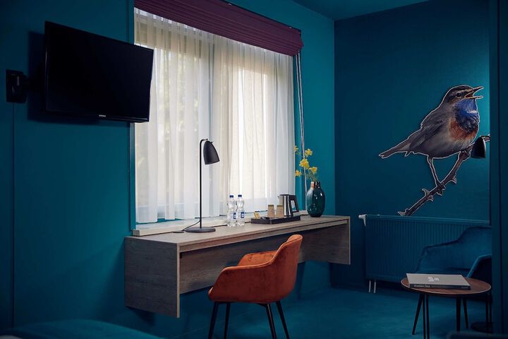 Room 9 of 34