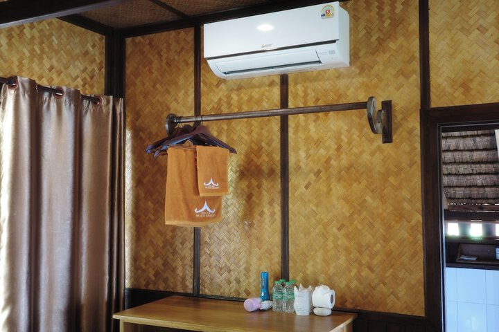 Room 4 of 171