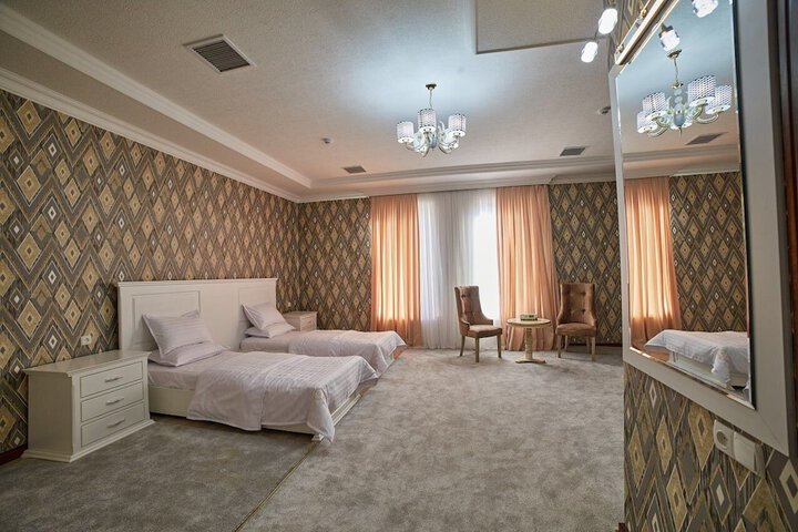 Room 4 of 14