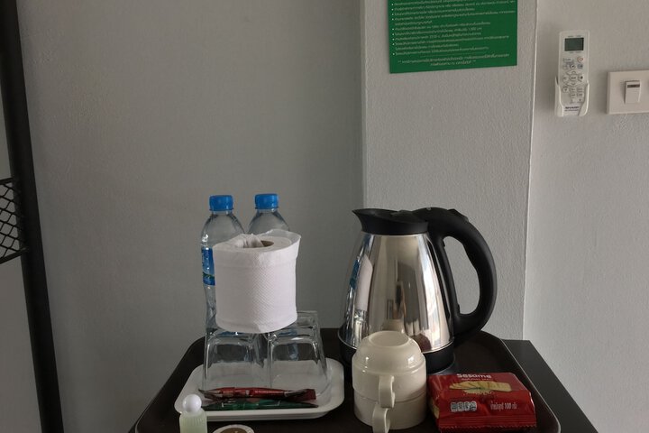 Room 5 of 12