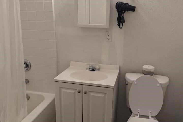 Room 6 of 6