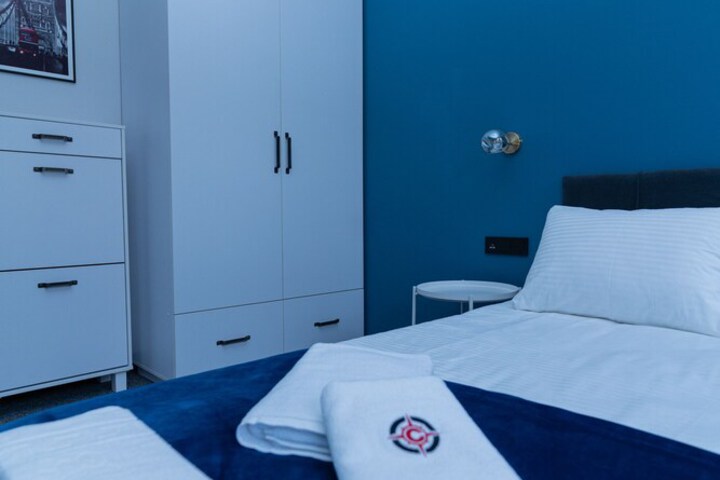 Room 11 of 25