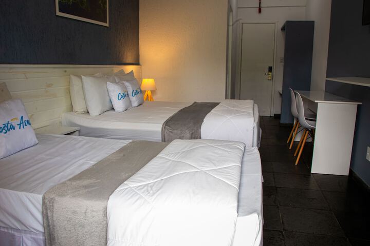 Room 5 of 121