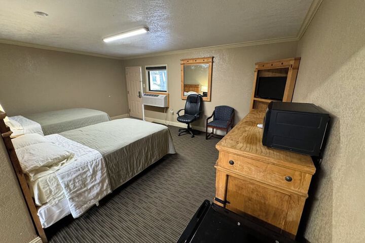 Room 5 of 10