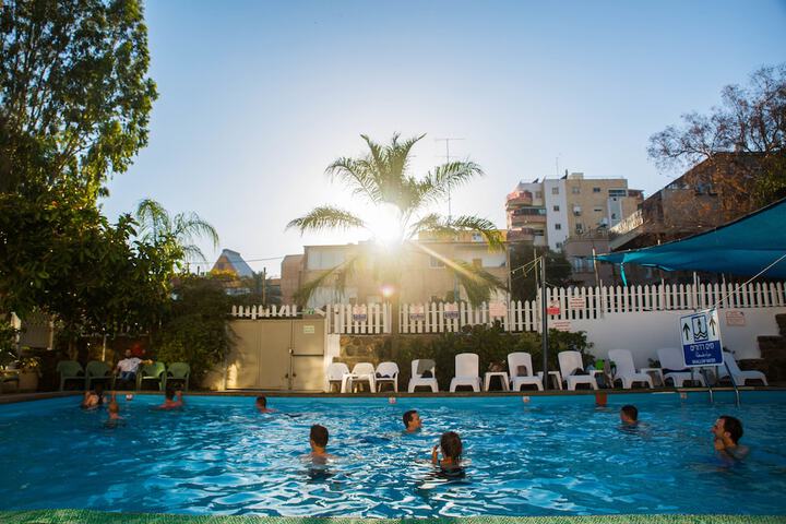 Hotel Pool