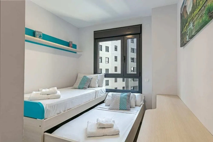 Photo of Stunning 2 Bed Apt Sleeps 6 nr Adelfas
