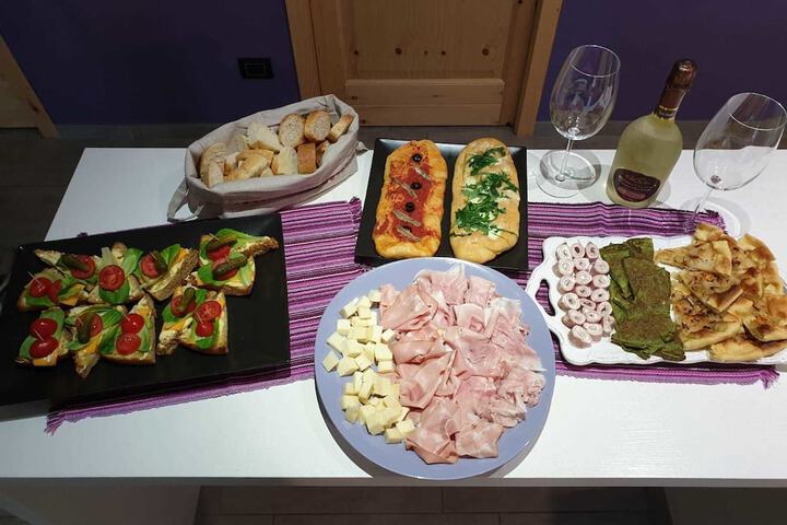 Dining 23 of 38