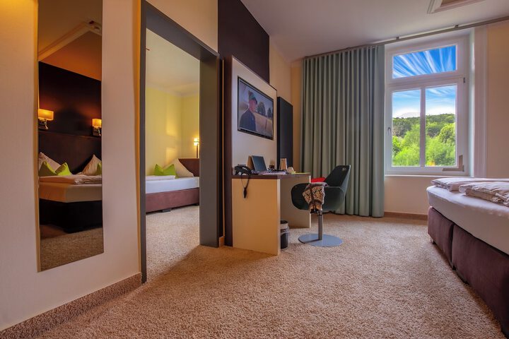 Room 16 of 43