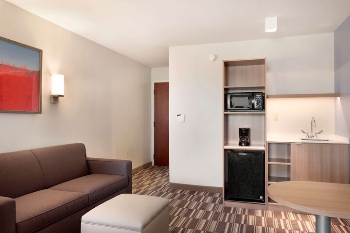 1 King Bed Studio Suite (4 of 6)