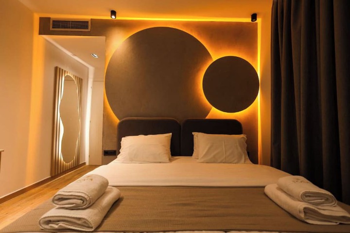 Room 4 of 28